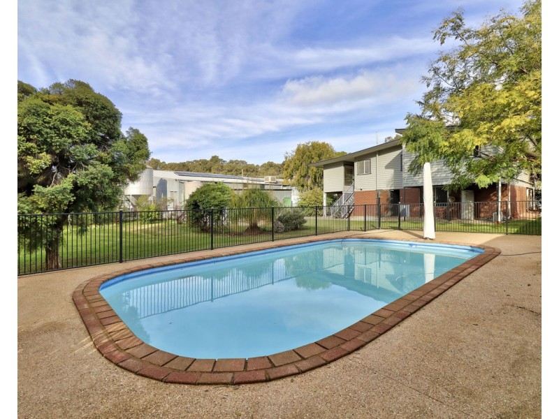 35 Davidson Street, Deniliquin NSW 2710