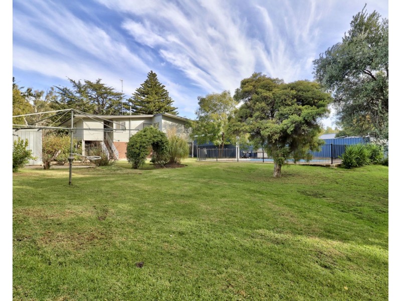 35 Davidson Street, Deniliquin NSW 2710