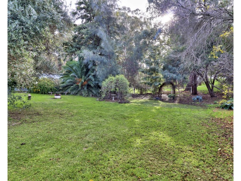 35 Davidson Street, Deniliquin NSW 2710