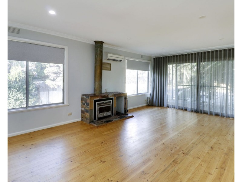 35 Davidson Street, Deniliquin NSW 2710