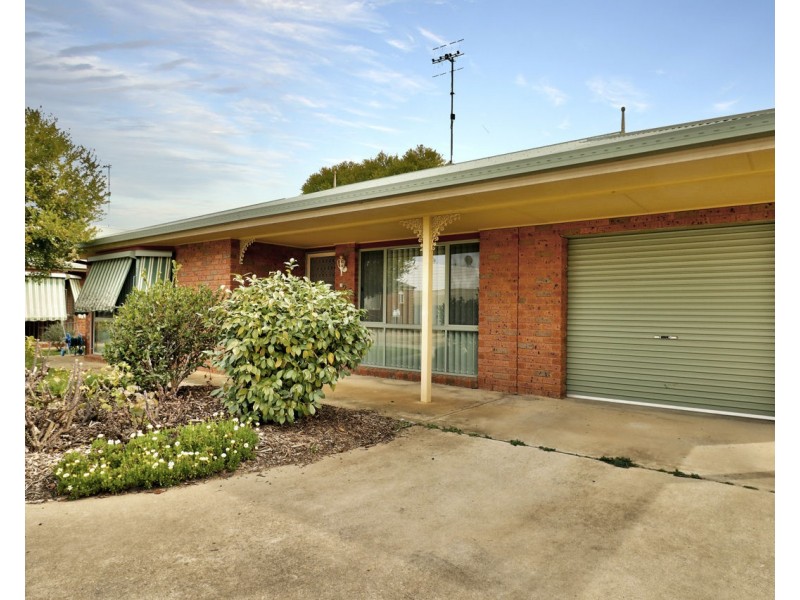 2/407 Cressy Street, Deniliquin NSW 2710