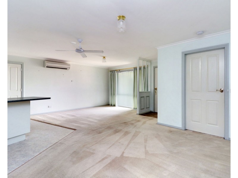 2/407 Cressy Street, Deniliquin NSW 2710