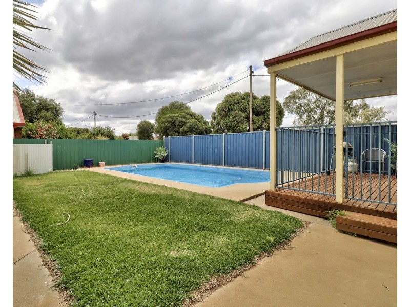 97 Edwardes Street, Deniliquin NSW 2710