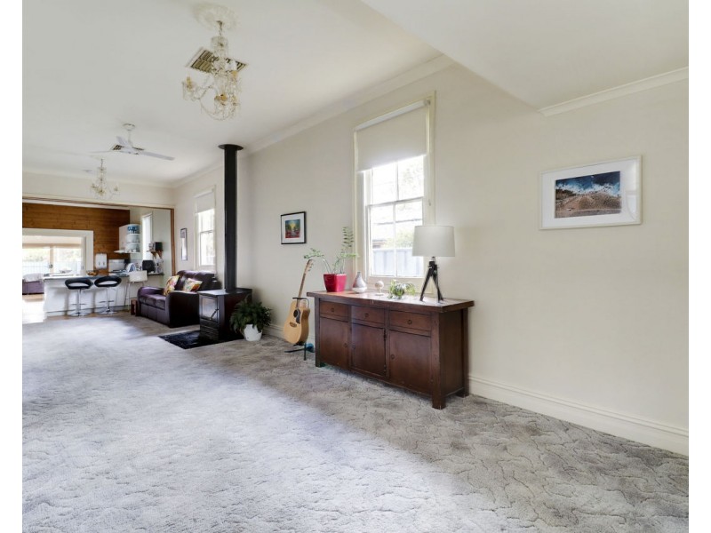 97 Edwardes Street, Deniliquin NSW 2710