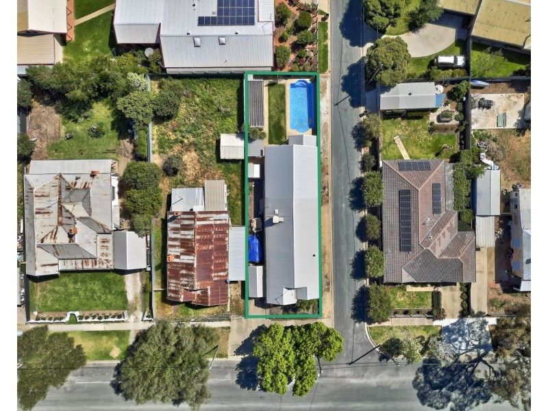 97 Edwardes Street, Deniliquin NSW 2710