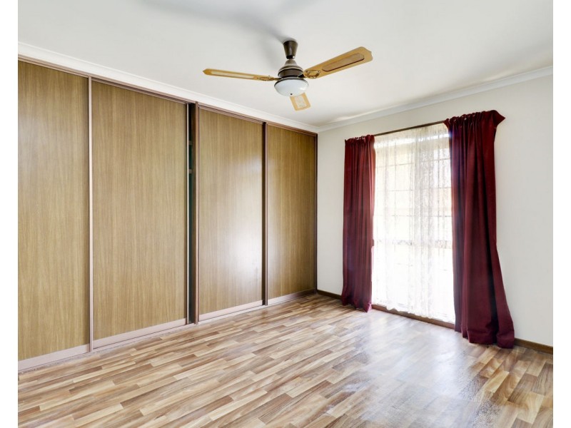 122 Burton Street, Deniliquin NSW 2710