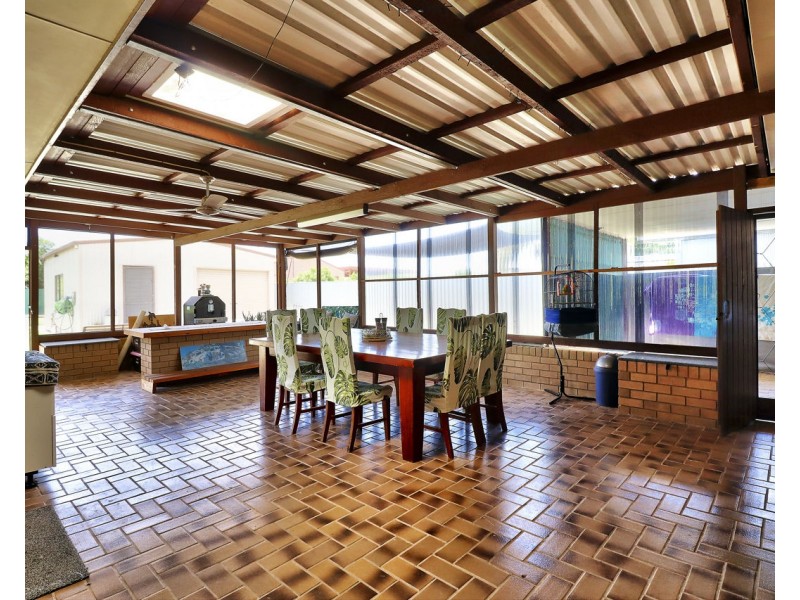 4 Blake Crt, Deniliquin NSW 2710