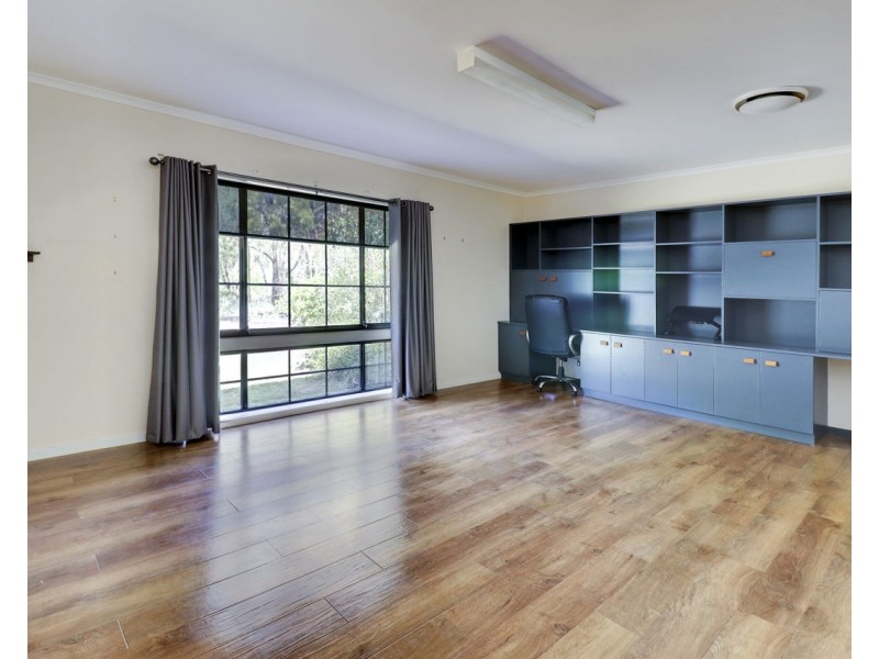 4 Blake Crt, Deniliquin NSW 2710