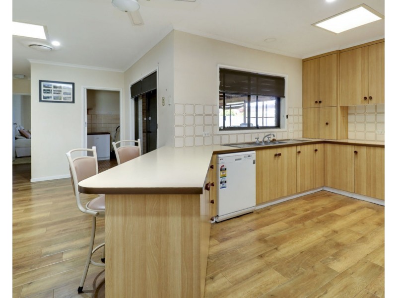 4 Blake Crt, Deniliquin NSW 2710