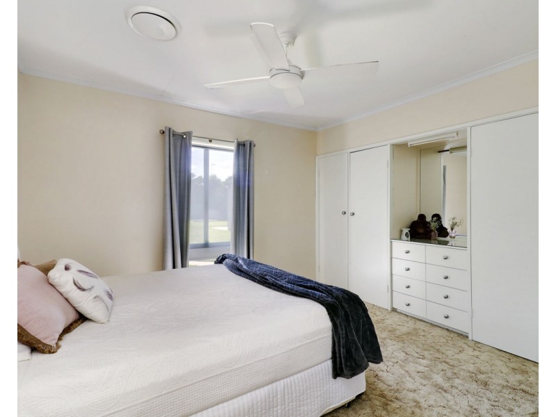 4 Blake Crt, Deniliquin NSW 2710
