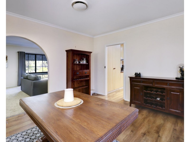 4 Blake Crt, Deniliquin NSW 2710