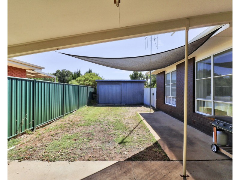 5 Stratton Crt, Deniliquin NSW 2710