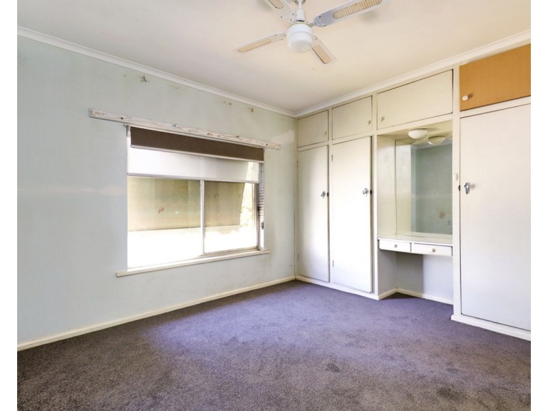 323 Mann Street, Deniliquin NSW 2710