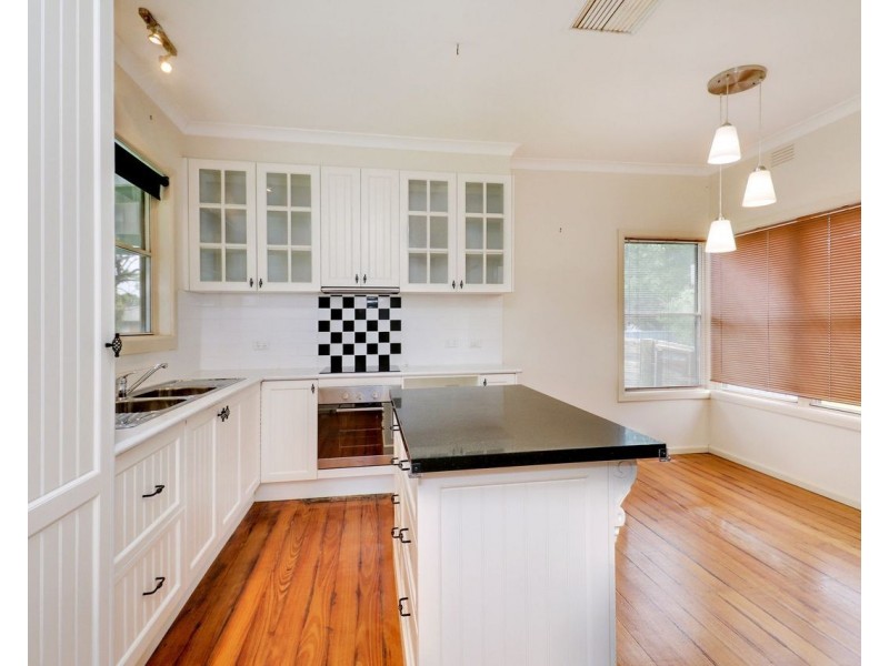 264 Finley Road, Deniliquin NSW 2710