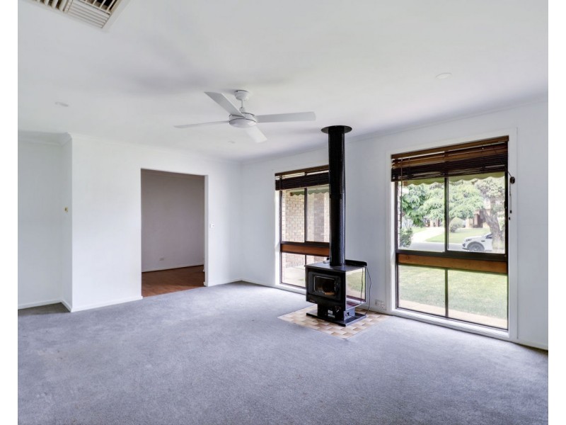 317 Jameson St, Deniliquin NSW 2710