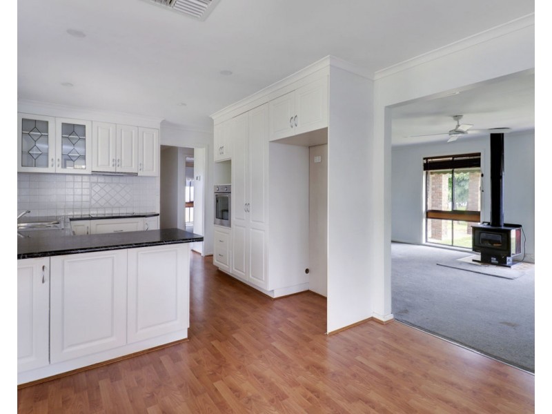 317 Jameson St, Deniliquin NSW 2710