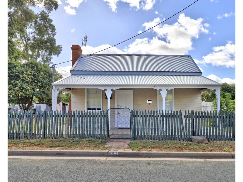 343 Hodgkins St, Deniliquin NSW 2710