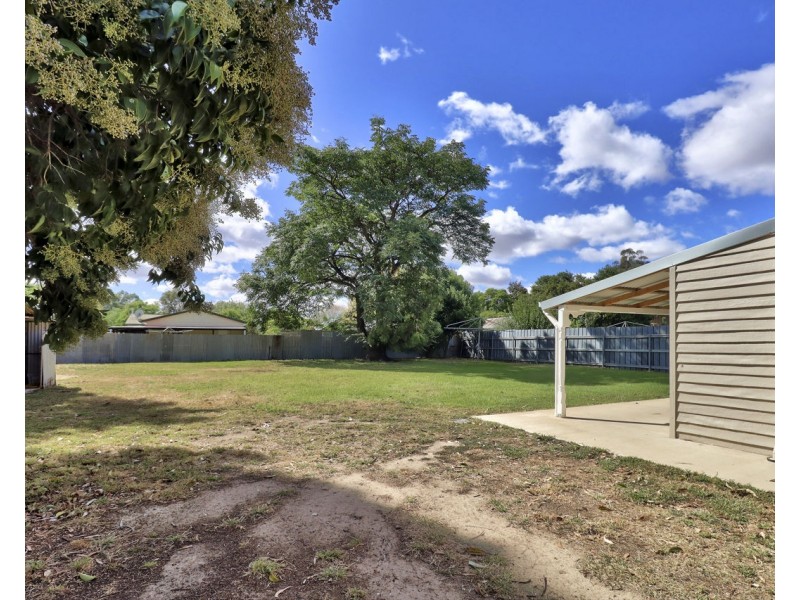 343 Hodgkins St, Deniliquin NSW 2710