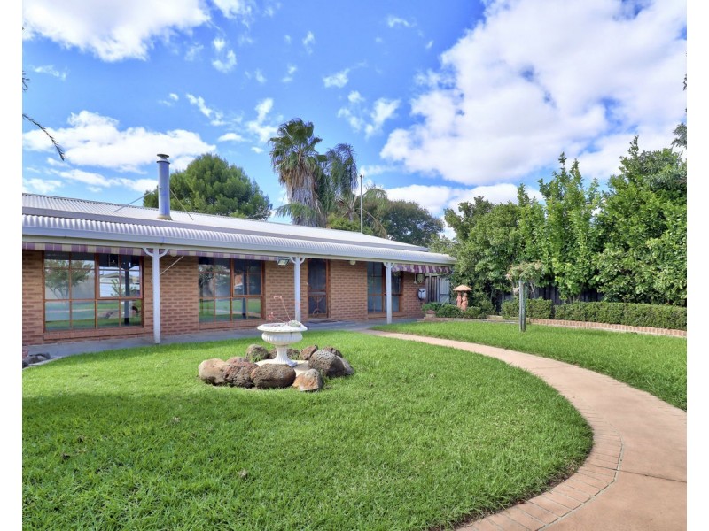 2/453 Sloane Street, Deniliquin NSW 2710