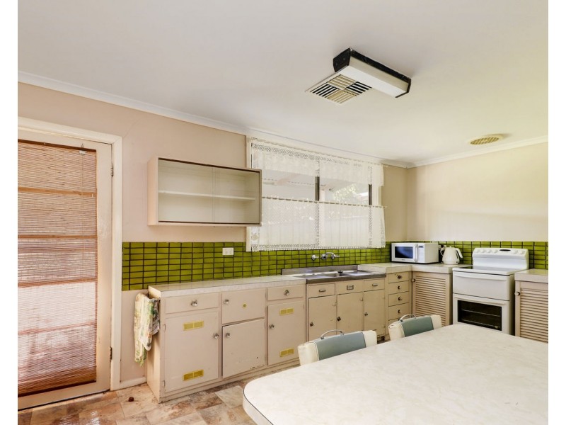 79 Junction Street, Deniliquin NSW 2710