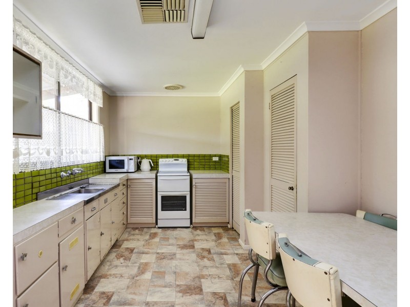 79 Junction Street, Deniliquin NSW 2710