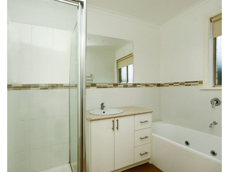83 Russell Street, Deniliquin NSW 2710