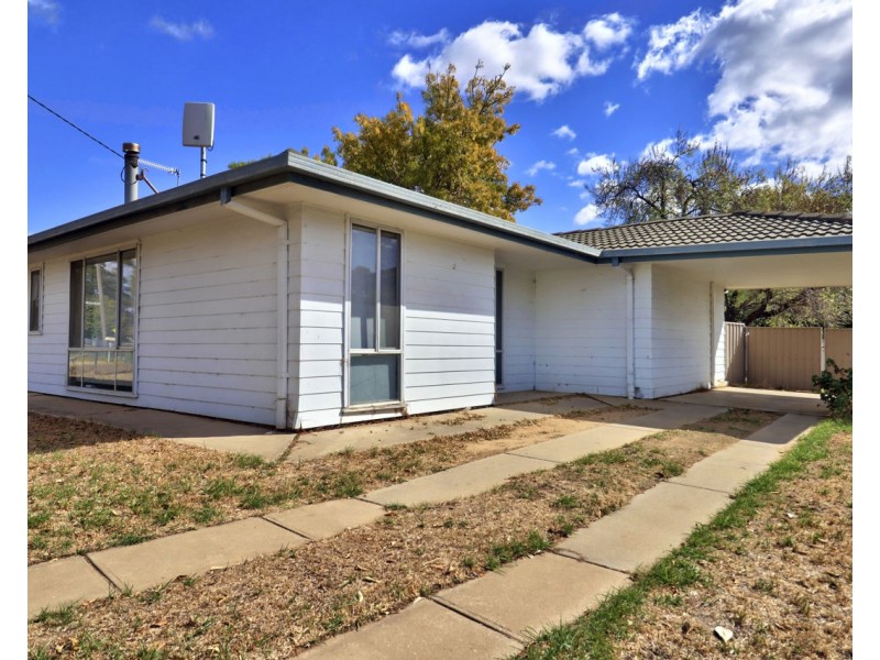 91 Decimus St, Deniliquin NSW 2710