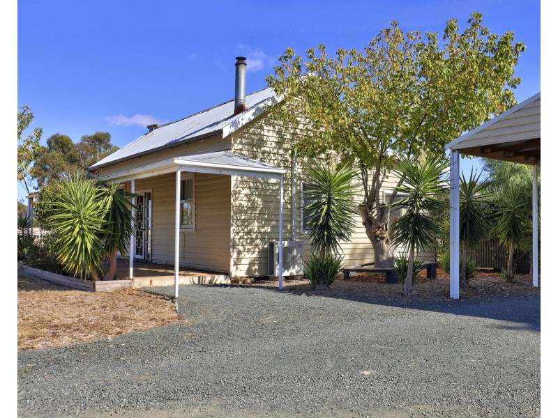 11 Frome Street, Mathoura NSW 2710