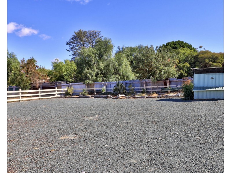 11 Frome Street, Mathoura NSW 2710