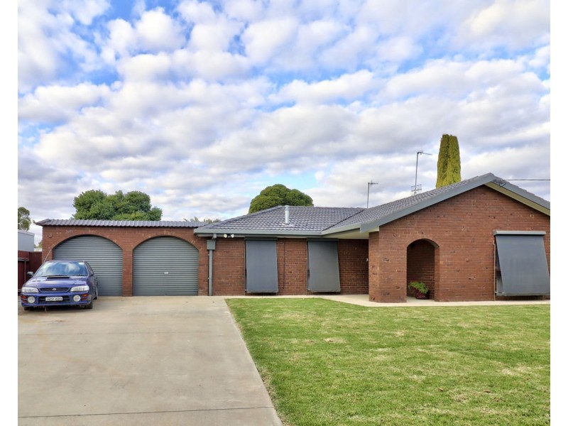 2 Gillespie Crt, Deniliquin NSW 2710