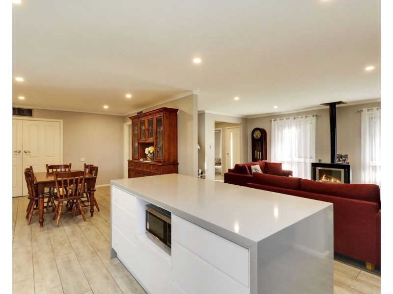 2 Gillespie Crt, Deniliquin NSW 2710