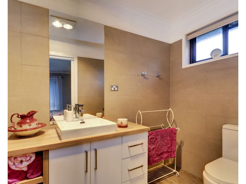 2 Gillespie Crt, Deniliquin NSW 2710
