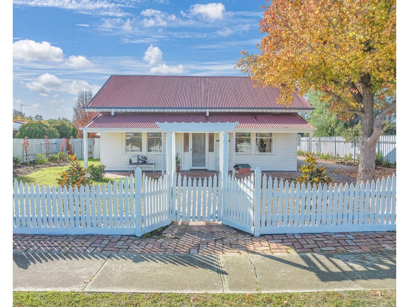 447 Cressy Street, Deniliquin NSW 2710