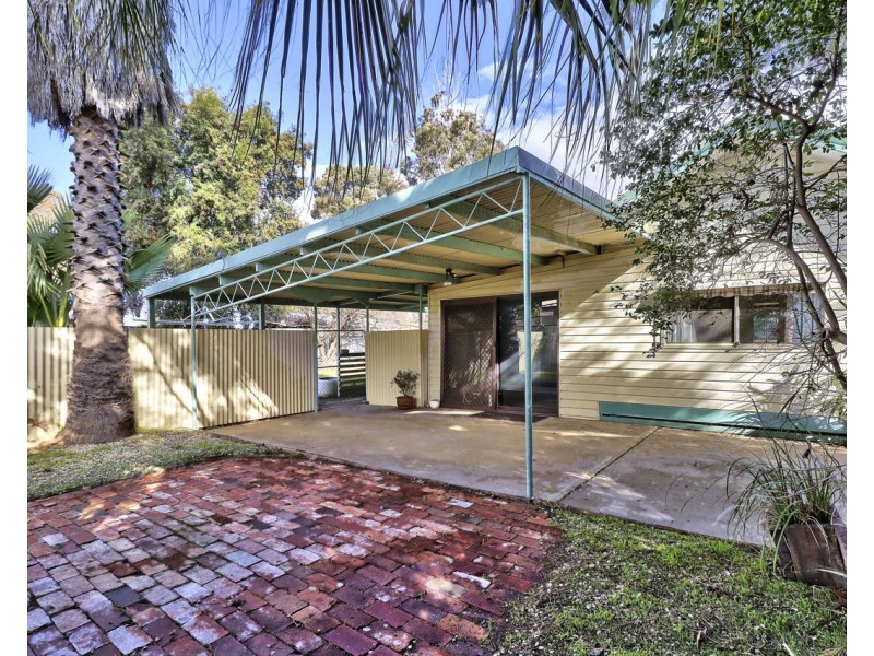 112 Decimus Street, Deniliquin NSW 2710