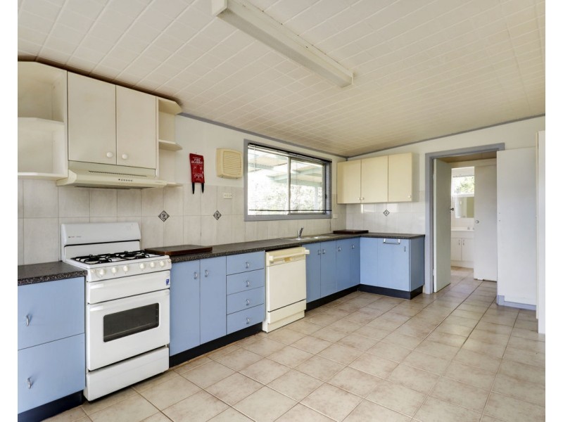 112 Decimus Street, Deniliquin NSW 2710