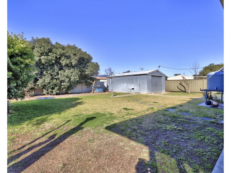 92 Russell Street, Deniliquin NSW 2710