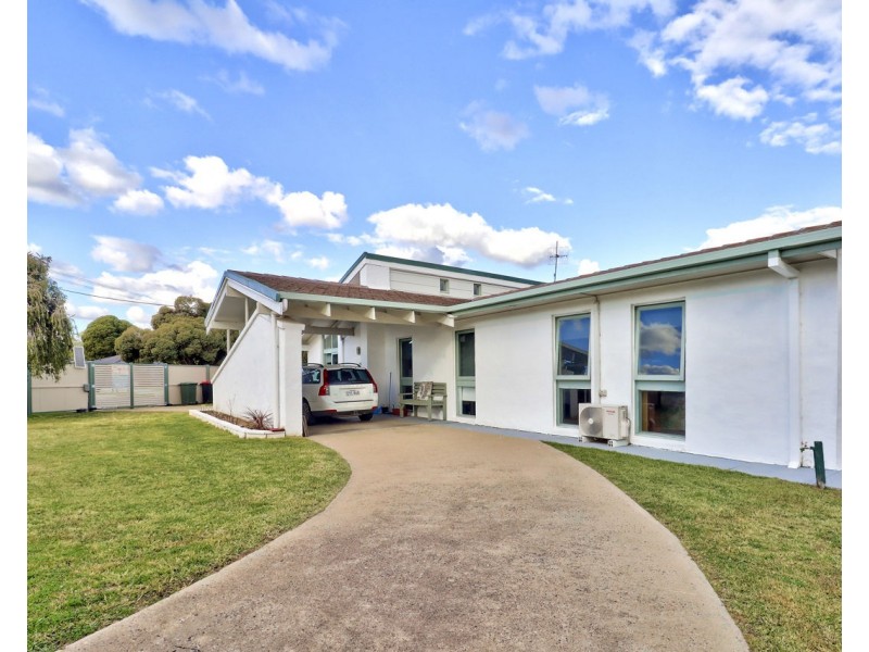78 Russell Street, Deniliquin NSW 2710