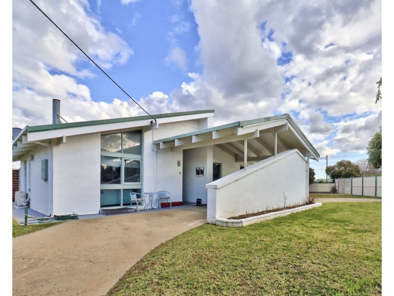 78 Russell Street, Deniliquin NSW 2710