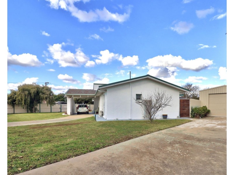 78 Russell Street, Deniliquin NSW 2710