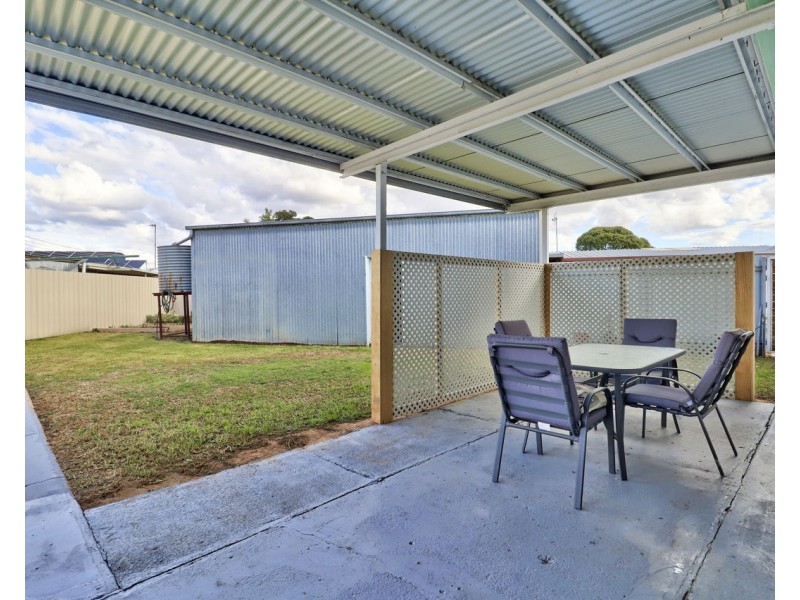78 Russell Street, Deniliquin NSW 2710
