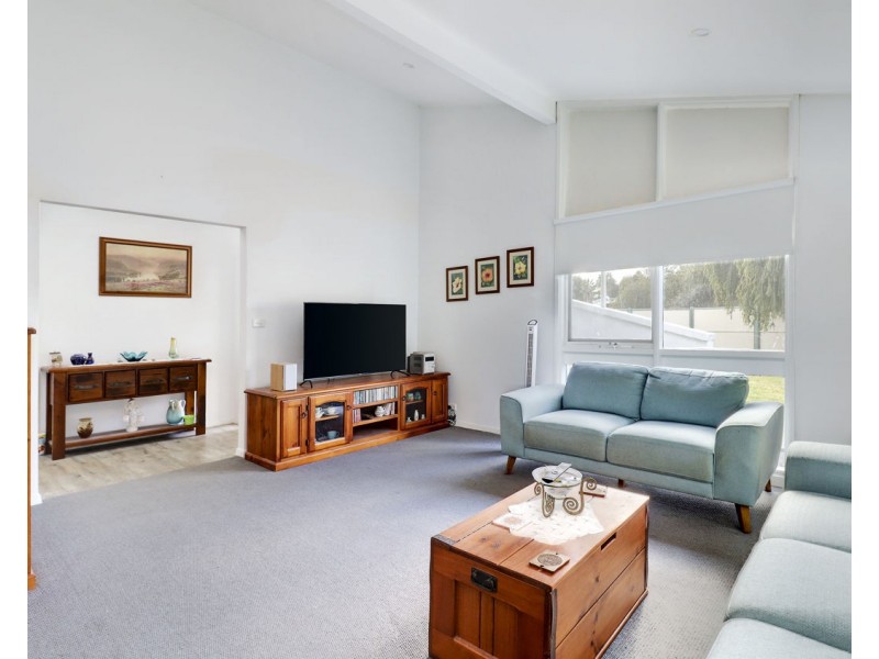 78 Russell Street, Deniliquin NSW 2710