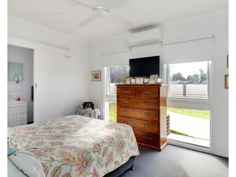 78 Russell Street, Deniliquin NSW 2710