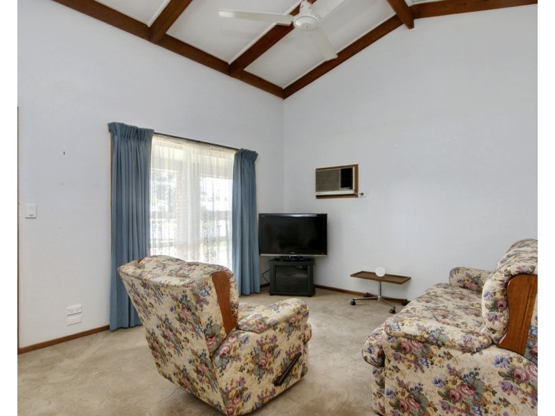 74 Macauley Street, Deniliquin NSW 2710