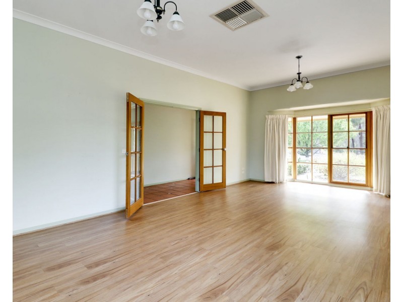 78 Hughes St, Deniliquin NSW 2710