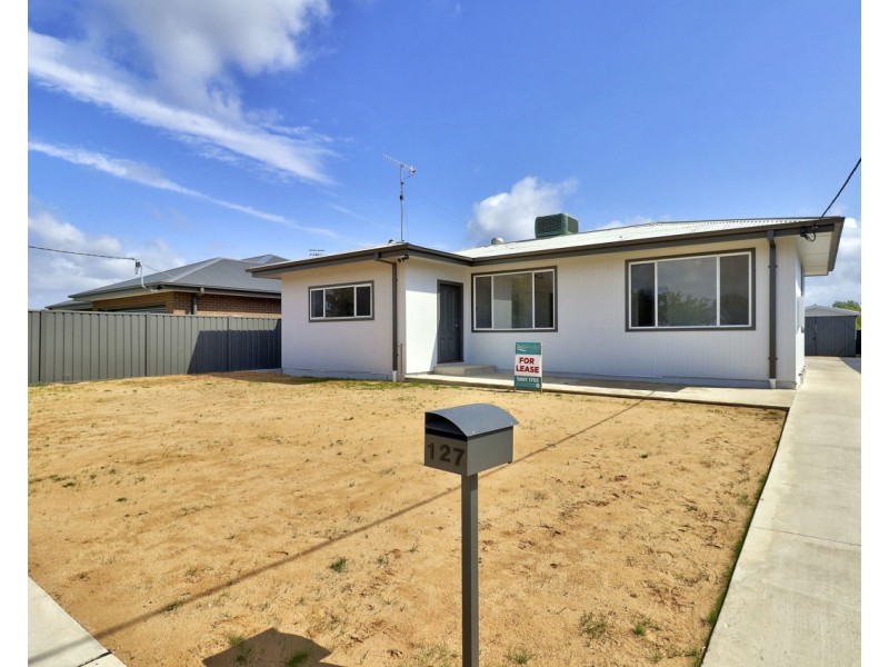 127 Macauley Street, Deniliquin NSW 2710