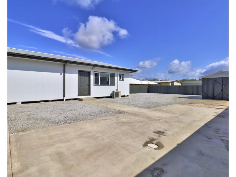 127 Macauley Street, Deniliquin NSW 2710