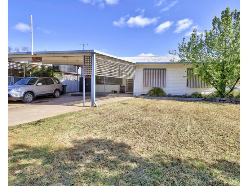 232 Burchfield Avenue, Deniliquin NSW 2710