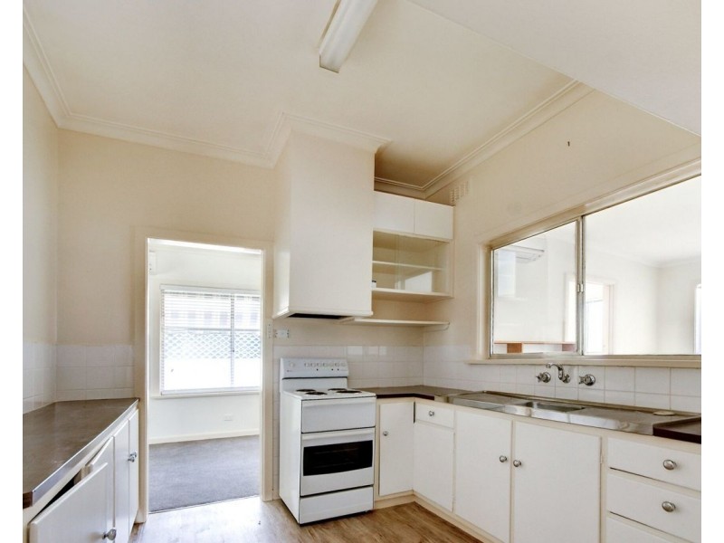 232 Burchfield Avenue, Deniliquin NSW 2710