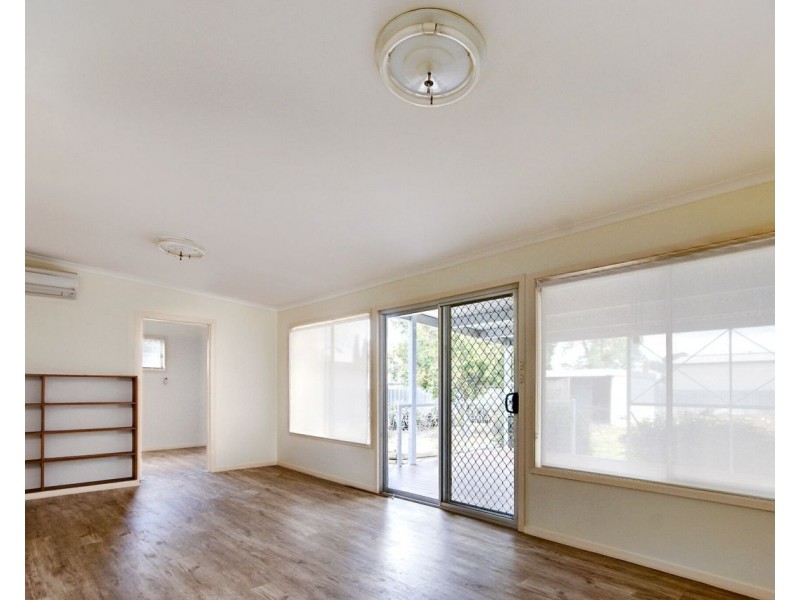 232 Burchfield Avenue, Deniliquin NSW 2710
