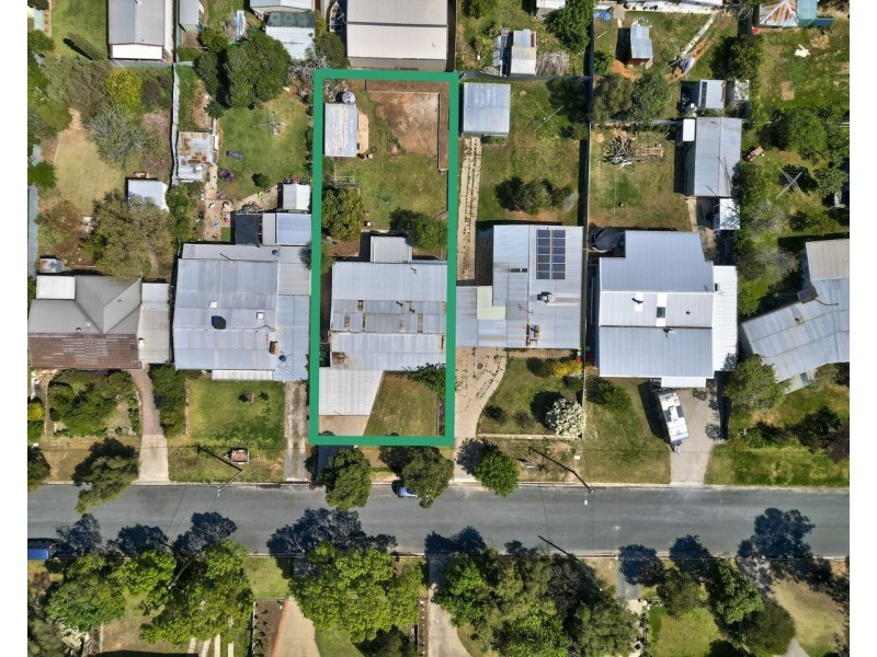 232 Burchfield Avenue, Deniliquin NSW 2710